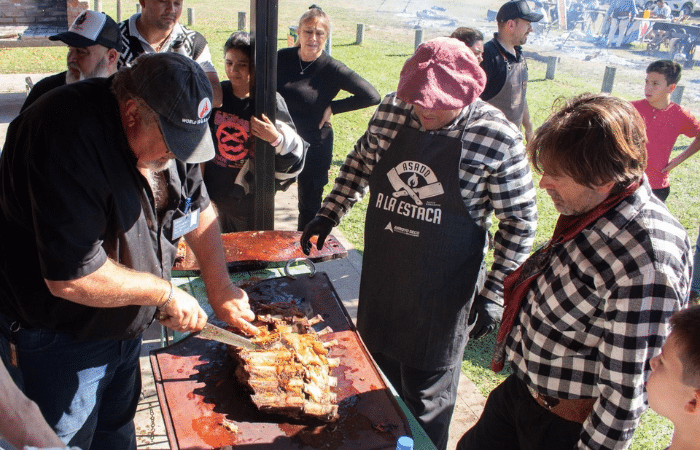 Grill Fest en Pueblo Esther con gastronomía y actividades en el Polideportivo