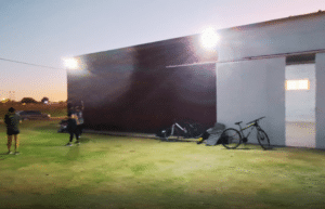 Sede del club Deportivo Esther en Pueblo Esther con actividades deportivas en desarrollo