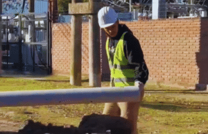 Trabajos de obra cloacal en el sector de la Escuela 149 y Barrio del Tanque en Pueblo Esther