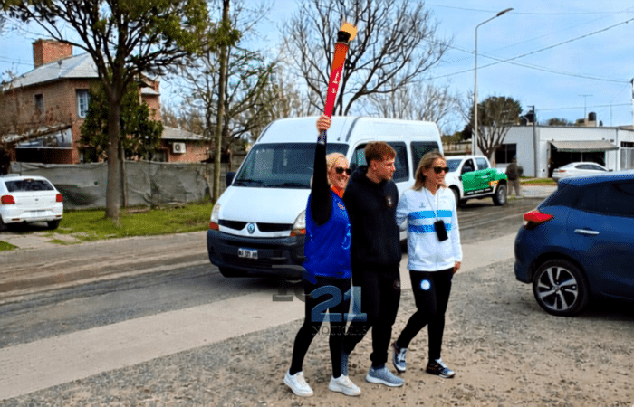 La antorcha de los Juegos Suramericanos durante su recorrido por Pueblo Esther