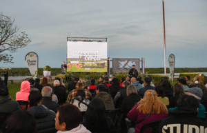 Pueblo Esther presentó “Malvinas Cerca”, el documental que recupera las historias de tres excombatientes